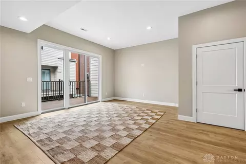 Living - 3906 Edwards Rd #C, Cincinnati, OH 45209 photo 4 of 9