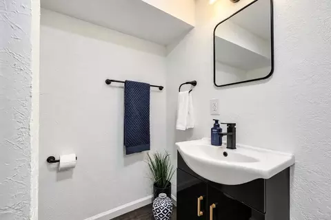 Bath - 3400 Cambridge Dr, Springfield, OH 45503 photo 6 of 6