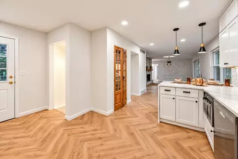 Entry Way - 3400 Cambridge Dr, Springfield, OH 45503 photo 1 of 4