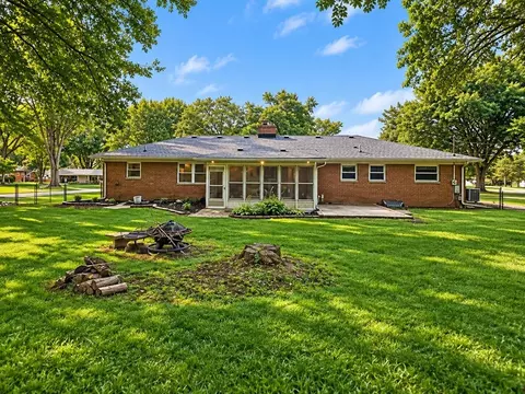 Exterior - 3400 Cambridge Dr, Springfield, OH 45503 photo 10 of 14