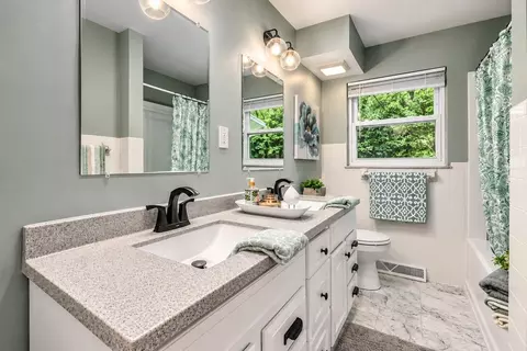 Bath - 3400 Cambridge Dr, Springfield, OH 45503 photo 1 of 6