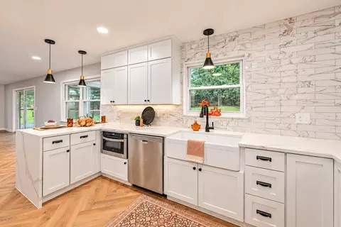 Kitchen - 3400 Cambridge Dr, Springfield, OH 45503 photo 3 of 10
