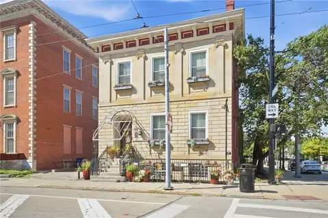 39 E 1st St, Dayton, OH 45402