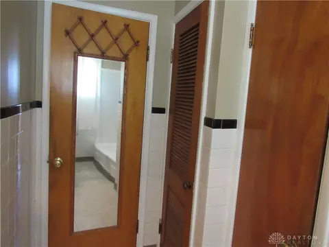Bath - 2026 Russet Ave, Kettering, OH 45420 photo 2 of 2