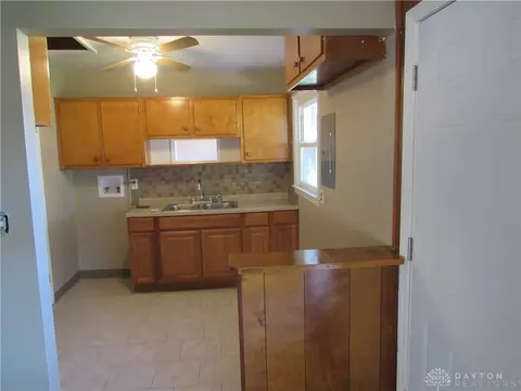 Kitchen - 2026 Russet Ave, Kettering, OH 45420 photo 3 of 4