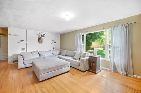 Living - 4525 E National Rd, Springfield, OH 45505 photo 1 of 1