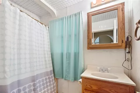 Bath - 4525 E National Rd, Springfield, OH 45505 photo 1 of 1