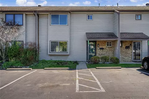 6452 Quintessa Ct, Dayton, OH 45449