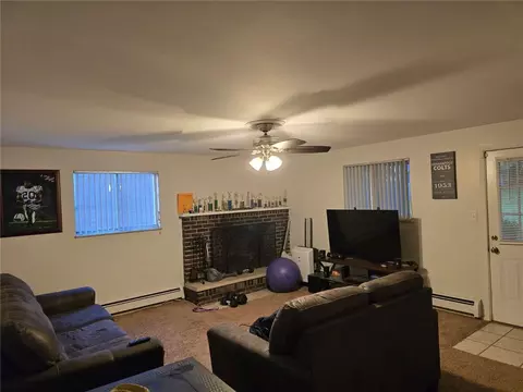 Living - 2732 Balsam Dr, Springfield, OH 45503 photo 2 of 3