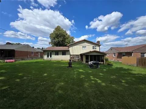 Exterior - 2732 Balsam Dr, Springfield, OH 45503 photo 2 of 3