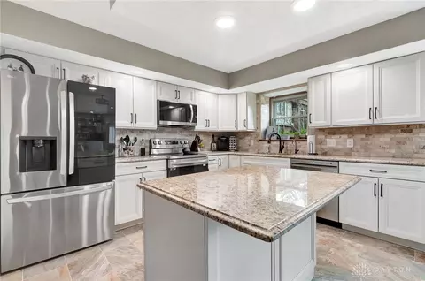 Kitchen - 692 Doe Xing, Centerville, OH 45459 photo 1 of 5