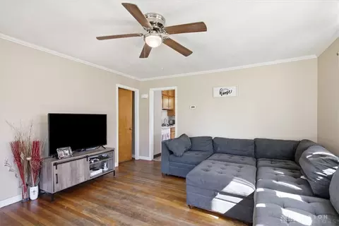 Living - 308 Birch Rd, Springfield, OH 45503 photo 2 of 2