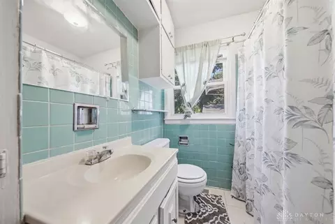 Bath - 308 Birch Rd, Springfield, OH 45503 photo 2 of 2