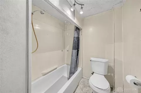 Bath - 405 3rd Ave, Mansfield, OH 44905 photo 2 of 3