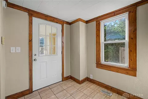Entry Way - 2913 Haig Ave, Kettering, OH 45419 photo 8 of 8