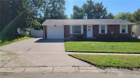 7310 Greydale Dr, Huber Heights, OH 45424