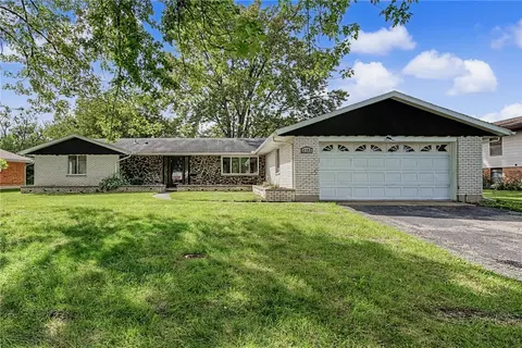 4703 Stonehedge St, Dayton, OH 45426