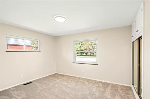 Bedroom - 1012 E Stroop Rd, Kettering, OH 45429 photo 5 of 8