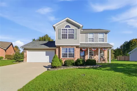 1213 Sizemore Ct, New Lebanon, OH 45345