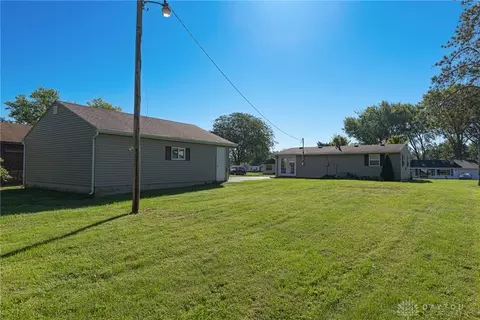 Exterior - 3561 Parallel Rd, Moraine, OH 45439 photo 5 of 6