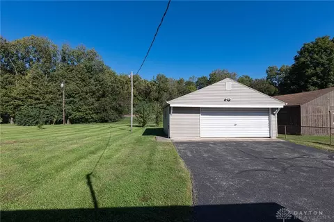 Exterior - 3561 Parallel Rd, Moraine, OH 45439 photo 3 of 6