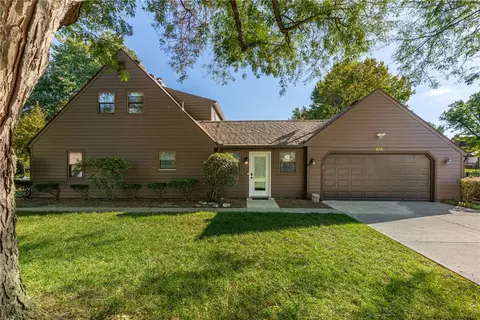 7815 Millerton Dr, Centerville, OH 45459