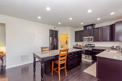 Kitchen - 1645 Elm Brook Trl, Centerville, OH 45458 photo 6 of 7