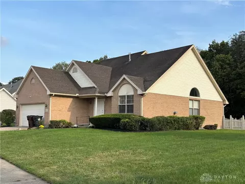 1332 Stillwater Ln, Dayton, OH 45415