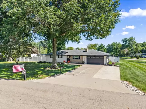 112 Summerhaven Rd, Dayton, OH 45440