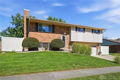 421 Greenport Dr, West Carrollton, OH 45449