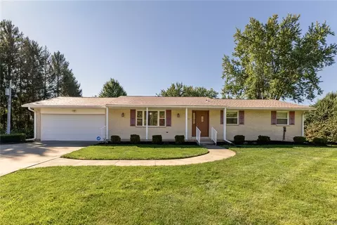 920 E Shoop Rd, Tipp City, OH 45371