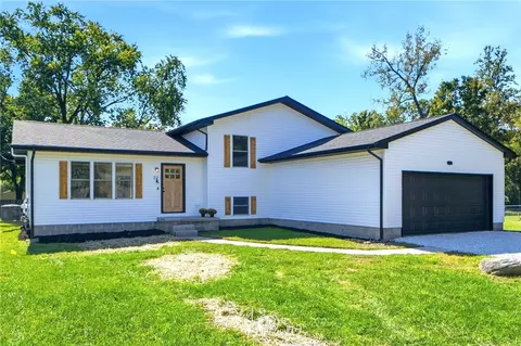 22 Apple Ln, Germantown, OH 45327