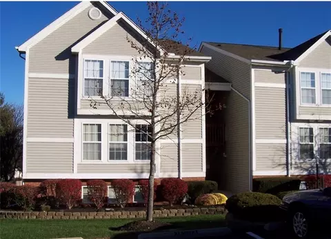 1510 Commons Dr, Miamisburg, OH 45342
