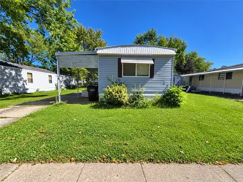 51 Estate Dr, Brookville, OH 45309