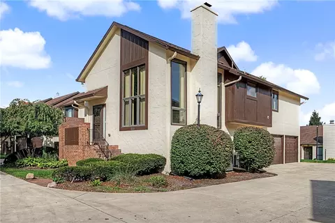 1221 Chevington Ct #16A, Centerville, OH 45459