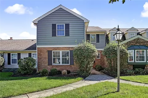 7789 Thomas Jefferson Ln, Centerville, OH 45459