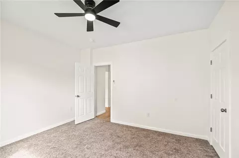Bedroom - 2135 Columbus Rd, Springfield, OH 45503 photo 2 of 6