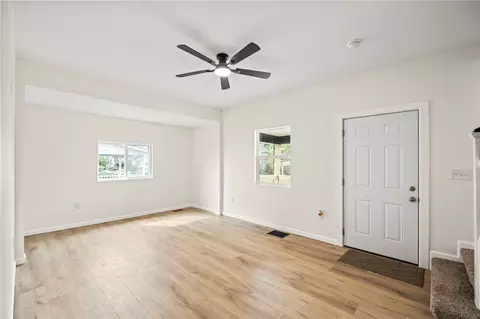 Living - 2135 Columbus Rd, Springfield, OH 45503 photo 2 of 3