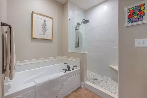 Bath - 700 Mackenzie Ct, Centerville, OH 45458 photo 1 of 5