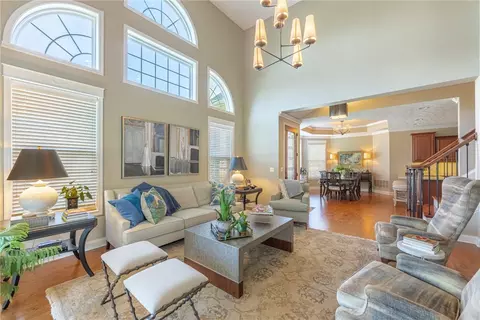 Living - 700 Mackenzie Ct, Centerville, OH 45458 photo 2 of 2