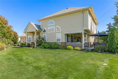 Exterior - 700 Mackenzie Ct, Centerville, OH 45458 photo 7 of 8