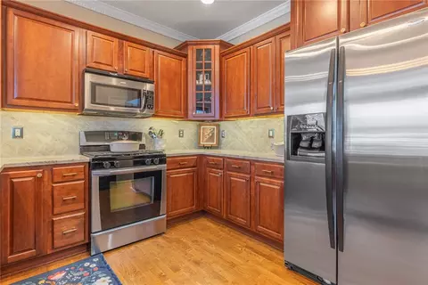 Kitchen - 700 Mackenzie Ct, Centerville, OH 45458 photo 4 of 5