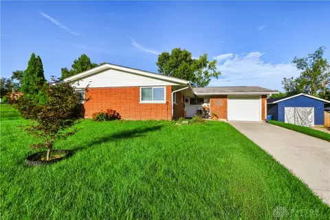 1221 Linda Ln, Fairborn, OH 45324