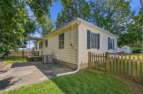 Exterior - 260 W 2nd St, Springfield, OH 45504 photo 5 of 11
