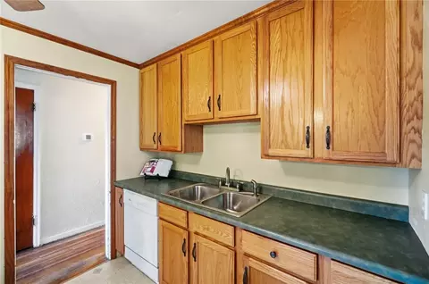 Kitchen - 260 W 2nd St, Springfield, OH 45504 photo 5 of 6