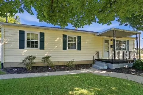 Exterior - 260 W 2nd St, Springfield, OH 45504 photo 3 of 11