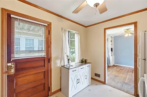 Entry Way - 260 W 2nd St, Springfield, OH 45504 photo 4 of 6