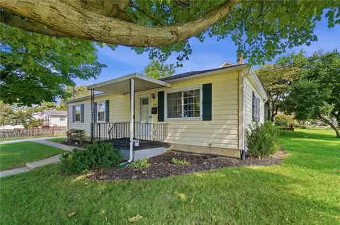 Exterior - 260 W 2nd St, Springfield, OH 45504 photo 2 of 11