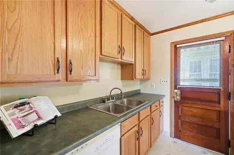 Kitchen - 260 W 2nd St, Springfield, OH 45504 photo 6 of 6