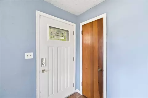 Entry Way - 260 W 2nd St, Springfield, OH 45504 photo 1 of 6